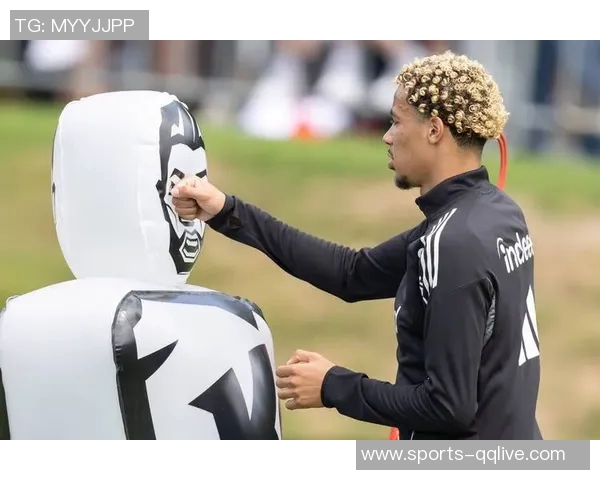 新月为埃基蒂克报价超1亿欧他拒绝曼联蓝军和纽卡的追求 新月为埃基蒂克报价超1亿欧他拒绝曼联蓝军和纽卡的追求