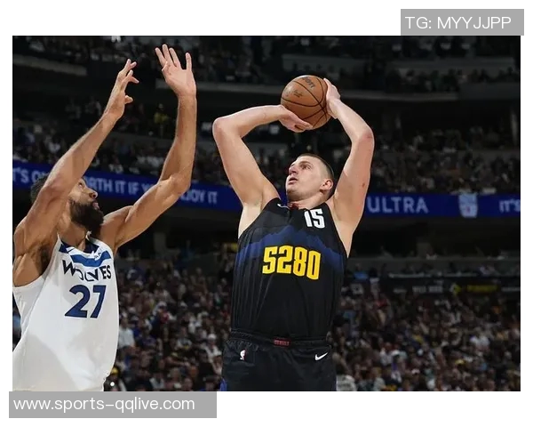 马龙称申京如约基奇般成为球队进攻核心角色展现出色表现 马龙称申京如约基奇般成为球队进攻核心角色展现出色表现