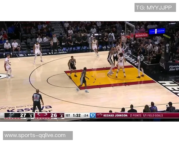 哈克斯空切接球一气呵成单臂隔扣文班亚马震撼全场