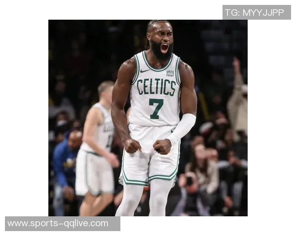 杰伦布朗:全力以赴展现自我同时激励身边队友共同进步 杰伦布朗:全力以赴展现自我同时激励身边队友共同进步